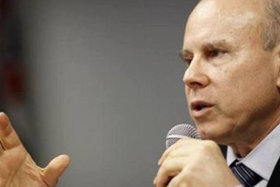 Mantega admite redução de impostos para combater crise