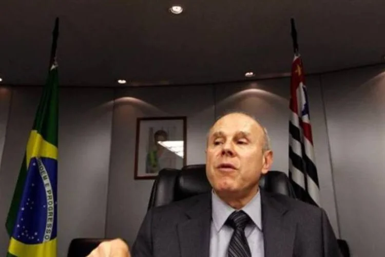 
	Em um primeiro despacho publicado no Di&aacute;rio Oficial, o Minist&eacute;rio da Fazenda de Guido Mantega autoriza contrato de garantia a ser firmado entre Uni&atilde;o, o BNDES e o estado de Goi&aacute;s
 (Paulo Whitaker/Reuters)