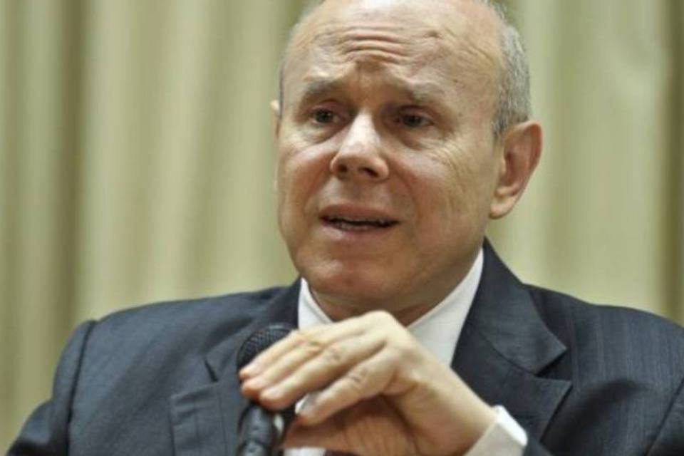 Brasil levará até 20 anos para ter padrão europeu, diz Mantega
