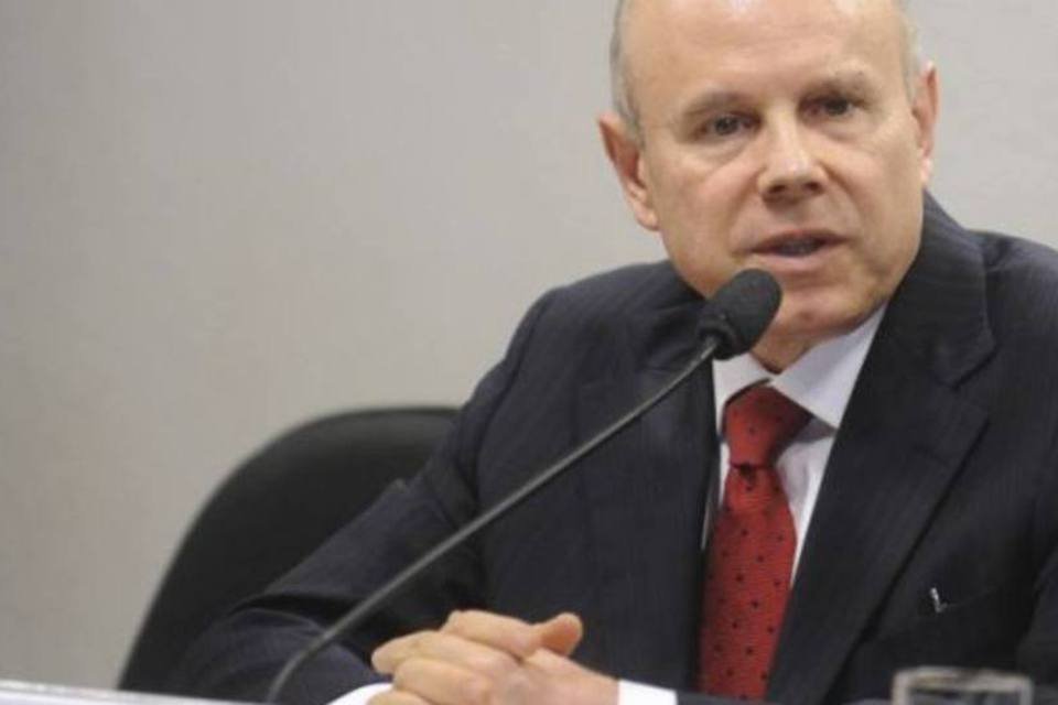 Corte permitirá superávit de R$ 80 bilhões, diz Mantega
