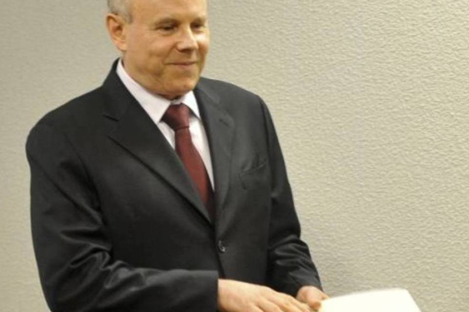 Inadimplência da Caixa é baixa, diz Mantega