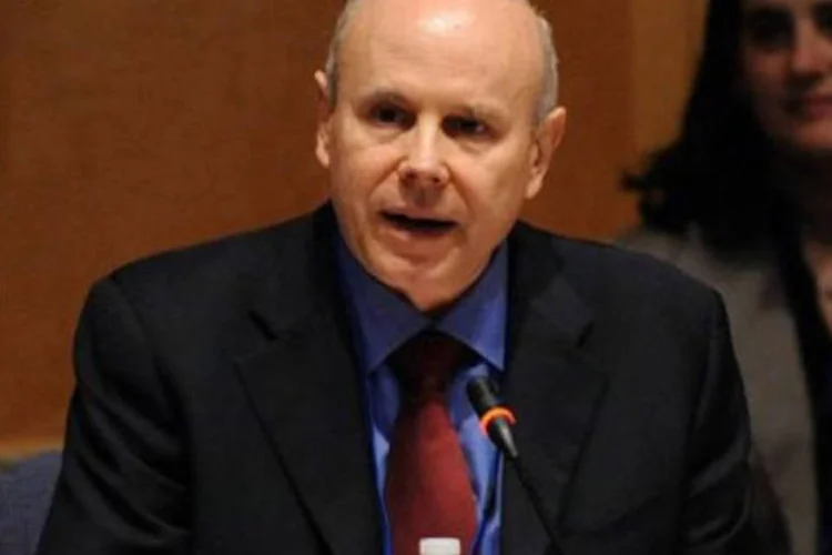 Guido Mantega, ministro da Fazenda, reclamou com Lula sobre a elevação da taxa de juros (.)