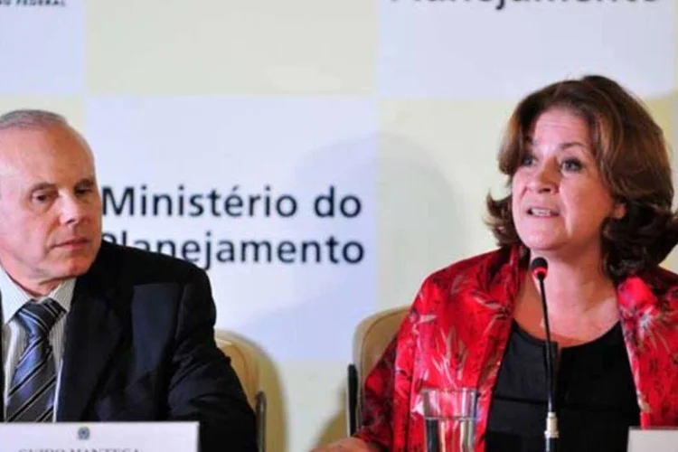 Mantega e Miriam Belchior anunciam corte no orçamento: elogios do BBVA (Renato Araujo/ABr)
