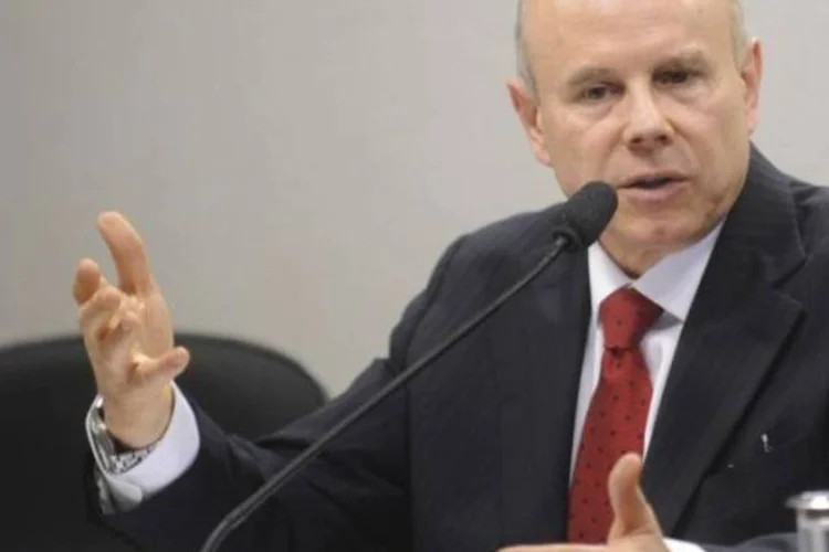 Na semana passada, diante do cenário externo de crise, o Copom surpreendeu o mercado ao reduzir a Selic em 0,5%. Guido Mantega defendeu essa medida (Wilson Dias/ABr)