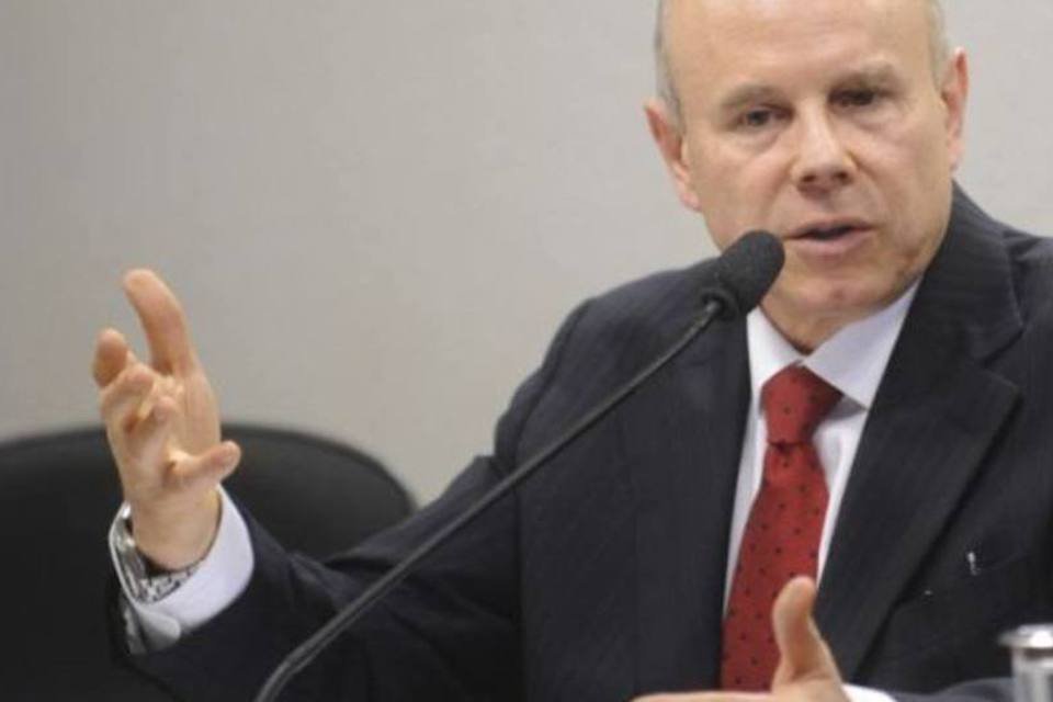 Mantega anuncia aumento de R$10 bi do superávit primário de 2011