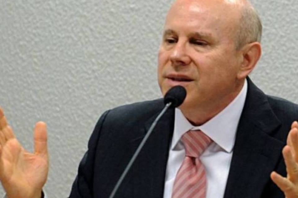 Brasil quer mais tempo para decisão sobre FMI, diz Mantega