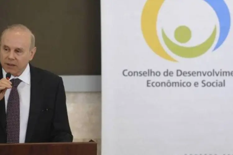 O ministro da Fazenda, Guido Mantega, fala na 39ª Reunião Ordinária do Conselho de Desenvolvimento Econômico e Social (CDES) (Wilson Dias/Agência Brasil)