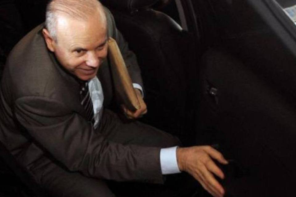 Mantega: medidas do Fed estimulam guerra de divisas