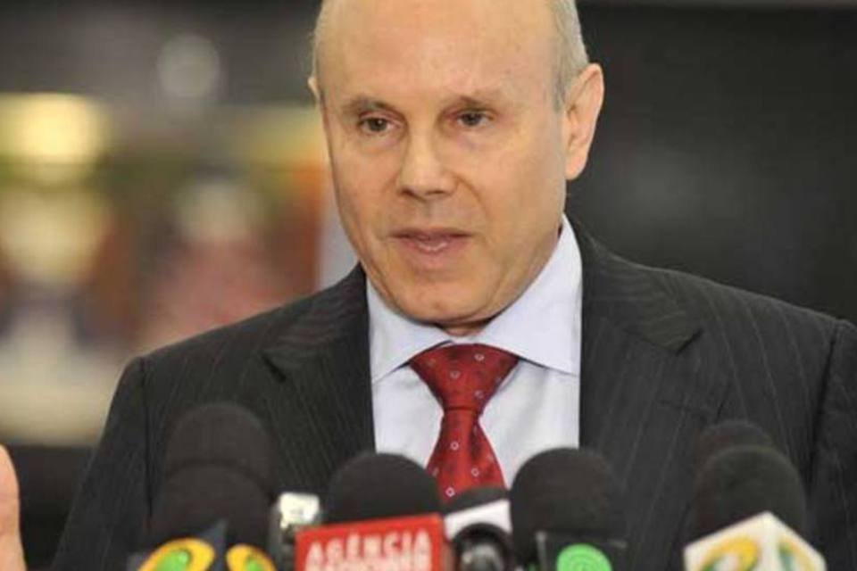 Tomaremos medidas no câmbio se necessário, diz Mantega