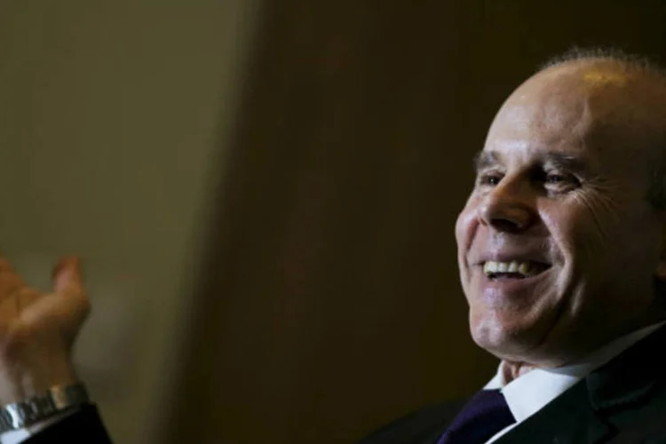
	&quot;N&atilde;o h&aacute; raz&atilde;o para mudar a LRF. De modo geral, os&nbsp;estados t&ecirc;m espa&ccedil;o fiscal para arcar com mais d&iacute;vida. Os&nbsp;estados t&ecirc;m melhorado sua condi&ccedil;&atilde;o fiscal&quot;, refor&ccedil;ou Mantega
 (REUTERS/Ueslei Marcelino)