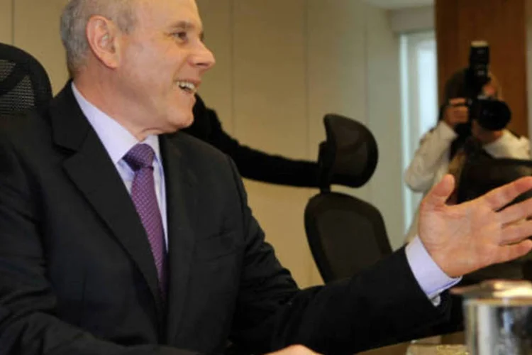 
	&ldquo;Cada um precisa fazer a sua parte. A Uni&atilde;o tem que fazer e far&aacute; a sua parte fiscal. Os estados e munic&iacute;pios t&ecirc;m que fazer a sua parte&rdquo;, acrescentou Mantega
 (Agência Brasil)