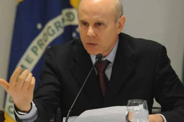 Guido Mantega também voltou a defender o câmbio flutuante para evitar desequilíbrios entre as moedas (Renato Araújo/Agência Brasil)
