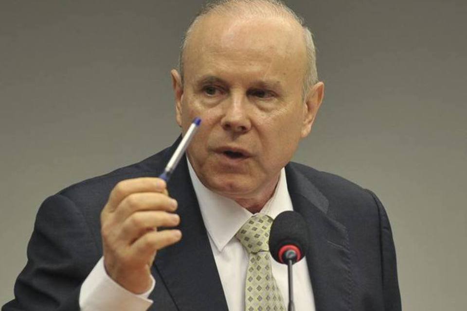 Mantega: quem apostar na alta do dólar pode quebrar a cara