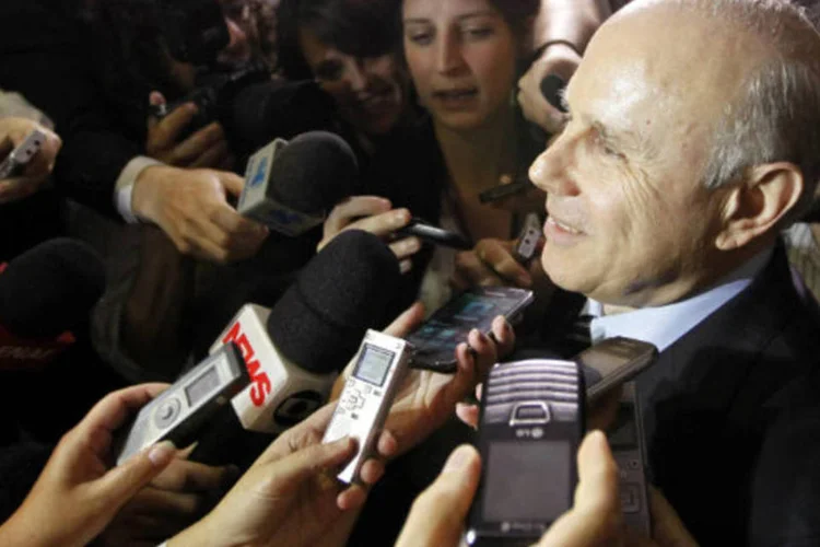 
	Ministro da Fazenda, Guido Mantega: ministro quer que as lideran&ccedil;as no Congresso aguardem at&eacute; o m&ecirc;s de agosto para discutir a renegocia&ccedil;&atilde;o das d&iacute;vidas dos Estados e munic&iacute;pio
 (REUTERS/Paulo Whitaker)