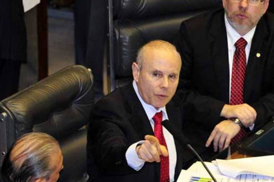 Mantega descarta ligação entre crise no Japão e medidas cambiais