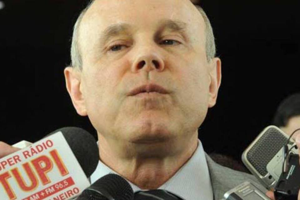 Mantega anuncia corte de R$ 50 bi no Orçamento