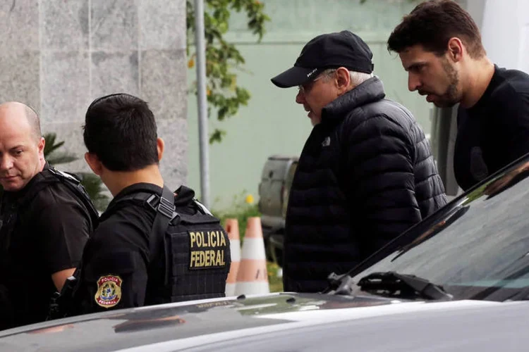 
	Guido Mantega: o ex-ministro Mantega ser&aacute; levado ainda hoje para a sede da Pol&iacute;cia Federal em Curitiba
 (Nacho Doce/Reuters)