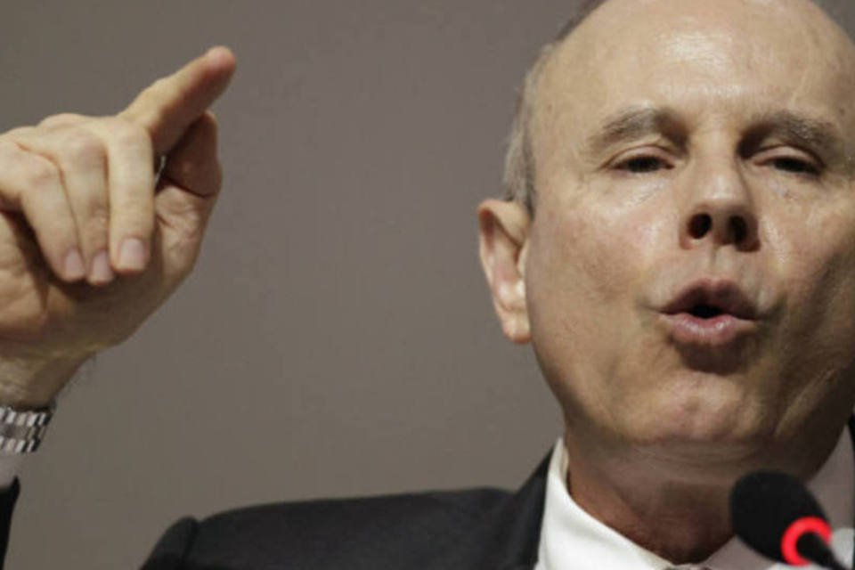 Mantega prevê aceleração do investimento neste ano