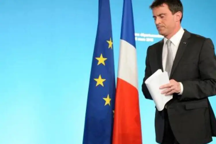 O premier da França, Manuel Valls: apesar de um resultado melhor que o previsto, o Partido Socialista (PS) do presidente François Hollande foi relegado ao terceiro lugar, com 21,8% dos votos (Alain Jocard/AFP)