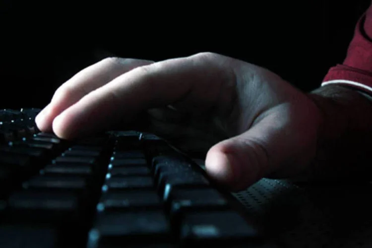 
	Homem ao teclado: revela&ccedil;&atilde;o do governo argentino aconteceu horas depois que os pa&iacute;ses do Mercosul condenaram a espionagem dos Estados Unidos na regi&atilde;o
 (Simon Stratford)