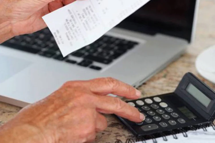 Pagamento: o Simples Doméstico reúne em uma única guia as contribuições fiscais, trabalhistas e previdenciárias (Divulgação)