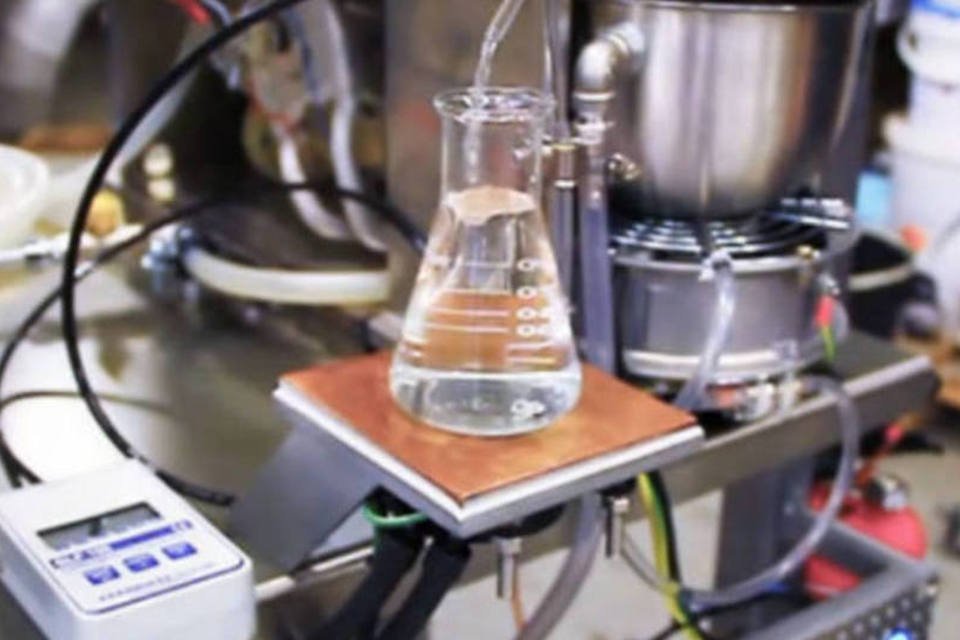 Máquina transforma suor em água potável