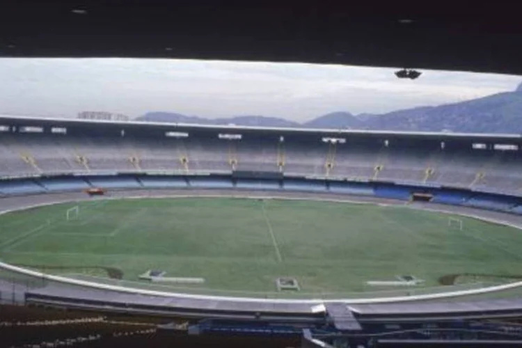 Brasil ainda deve o título do mundial em terras brasileiras, depois do fracasso em 1950 na final contra o Uruguai travada no Maracanã (.)