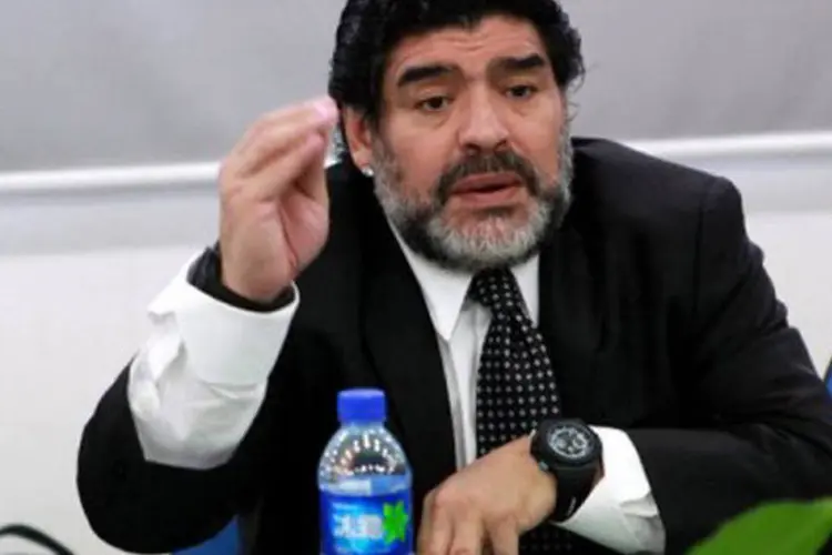 
	Maradona: ex-jogador, que atualmente &eacute; embaixador honor&aacute;rio de Dubai, foi at&eacute; Abu Dhabi para se encontrar com a l&iacute;der de governo argentina
 (AFP)