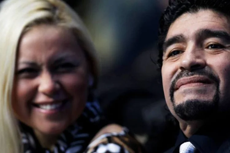 Segundo imprensa local, Maradona estaria se separando de sua namorada, Verónica Ojeda, que está grávida (Getty Images)