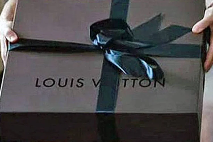 
	A LVMH, que det&eacute;m agora 22,6&nbsp;%&nbsp;de Hermes, surpreendeu o mercado de a&ccedil;&otilde;es em outubro de 2010, quando anunciou que tinha uma participa&ccedil;&atilde;o de 14&nbsp;%,&nbsp;
 (Reprodução)