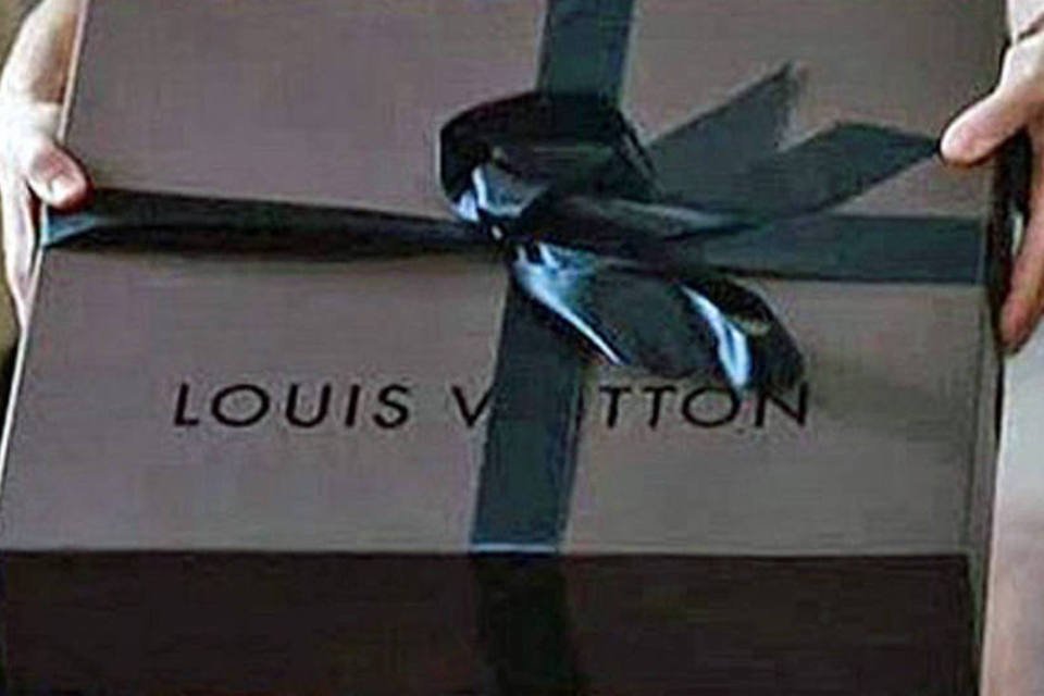 Dono da Louis Vuitton enfrenta multa máxima por operações
