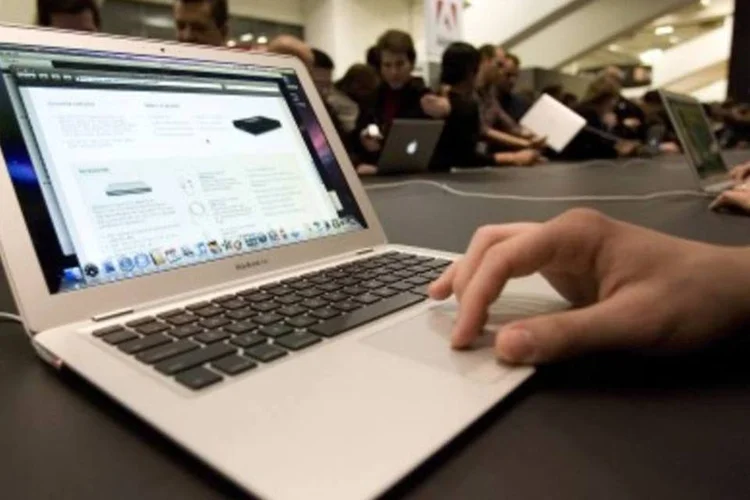
	Computador: novo site, chamado Elevated Careers, ser&aacute; oferecido gratuitamente por enquanto
 (.)