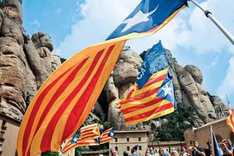 Marcha em Barcelona: piorou a briga entre Madri e as regiões autônomas (Demotix/Corbis/Latinstock)