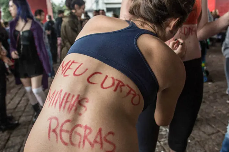 
	Foto mostra mulheres na Marcha das Vadias, em S&atilde;o Paulo, em 2014
 (Kelsen Fernande/Fotos Públicas)