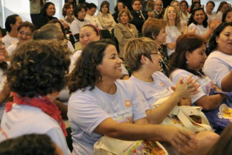 Uma comissão de mulheres trabalhadoras rurais integrantes da Marcha das Margaridas 2011 entrega documento com uma pauta de reivindicações que precede a realização (Agência Brasil)