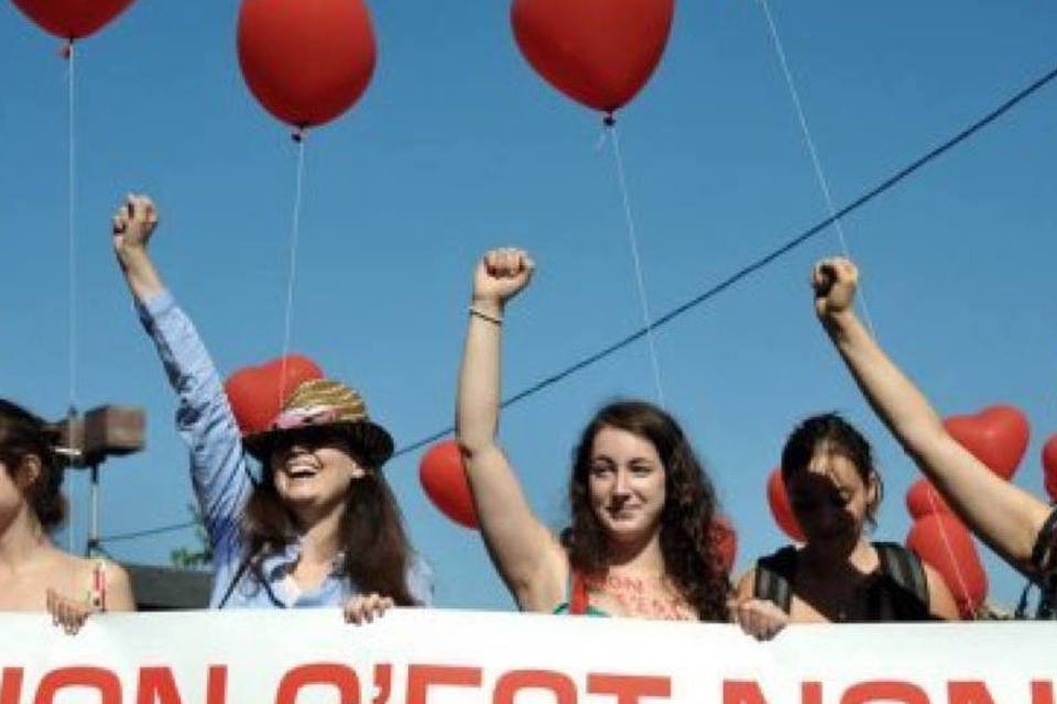 "Marcha das vadias" em Paris contra o machismo e as agressões sexuais