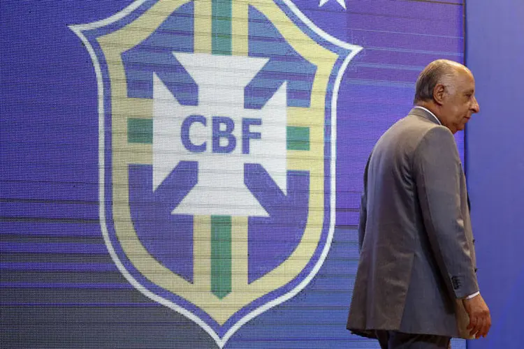 
	Marco Polo Del Nero, presidente da CBF: A Fifa manteve a elei&ccedil;&atilde;o para presidente para a manh&atilde; desta sexta-feira, apesar do esc&acirc;ndalo envolvendo seus dirigentes
 (REUTERS/Ricardo Moraes)