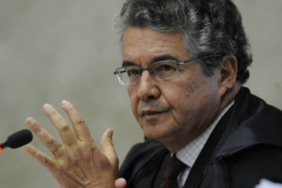 Marco Aurélio vota contra coercitiva; placar está em 5 a 4 contra medida
