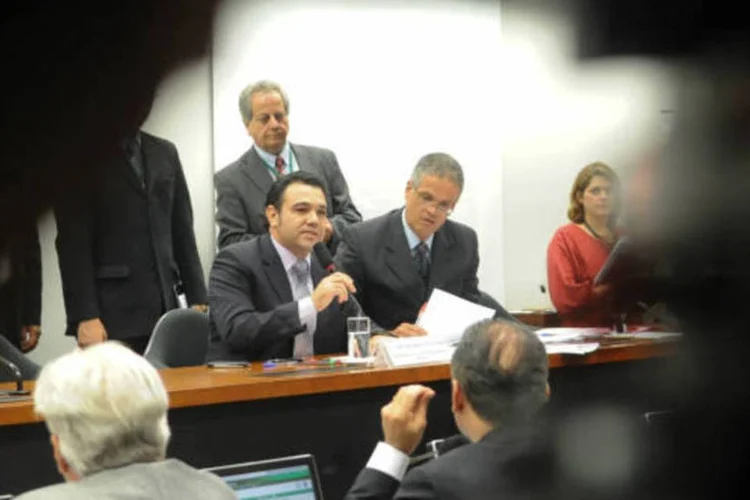 
	Marco Feliciano, presidente da CDHM: em sess&atilde;o r&aacute;pida e sem atritos, comiss&atilde;o aprovou projetos dois desfavor&aacute;veis aos gays e rejeitou um que estendia direitos
 (José Cruz/ABr)