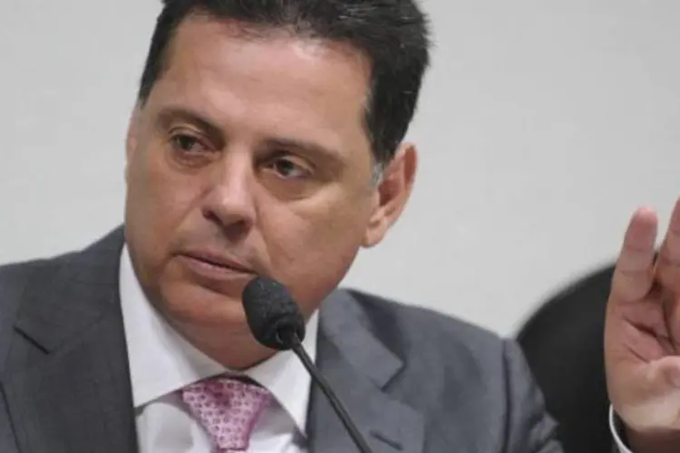 
	O governador de Goi&aacute;s, Marconi Perillo (PSDB): o governador tucano foi multado por &quot;doa&ccedil;&otilde;es sem identifica&ccedil;&atilde;o das fontes na presta&ccedil;&atilde;o de contas da campanha de 2014&quot;
 (Wilson Dias/Agência Brasil)
