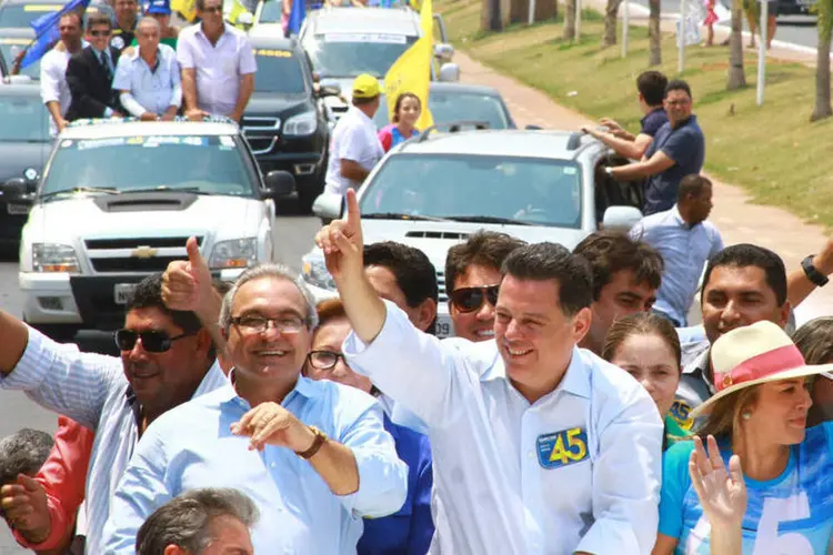 O candidato Marconi Perillo durante carreata em Trindade, Goiás, em campanha para o segundo turno (Humberto Silva/PSDB- Goiás)