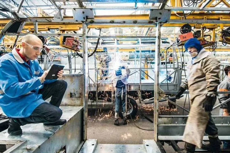 Marcopolo: o Ebitda nos três primeiros meses de 2017 somou R$ 500 mil, uma retração de 66,7% em relação ao desempenho do mesmo intervalo de 2016, de R$ 1,5 milhão (Germano Lüders/Exame)