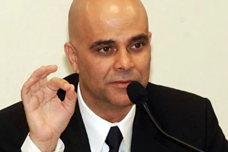 
	Marcos Val&eacute;rio: o juiz abriu a&ccedil;&atilde;o civil p&uacute;blica contra o empres&aacute;rio Marcos Val&eacute;rio, condenado a 39 anos de pris&atilde;o, o ex-senador Cl&eacute;sio Andrade e outros oito investigados
 (Antonio Cruz/ABr)