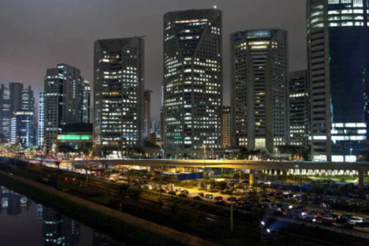 
	Marginal Pinheiros: mesmo fundos com im&oacute;veis bem localizados em grandes centros comerciais sofreram em 2013
 (Dado Galdieri/Bloomberg)