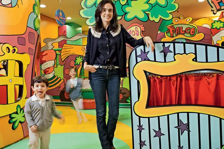 Maria Eduarda de Queiroz, da Play Space, com os filhos: diversão com hora marcada  (Daniela Toviansky / EXAME PME)