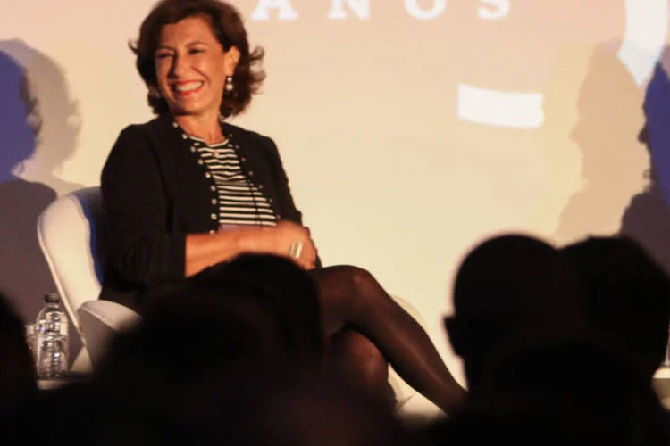Maria Silvia Bastos, presidente do BNDES: no trabalho, nunca diga a ela que uma tarefa é impossível (Divulgação/Fundação Estudar)