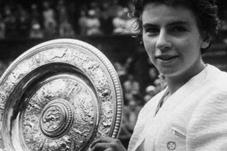 Maria Esther Bueno vence em Wimbledon: ela acumulou um total de 589 títulos (Divulgação/Divulgação)