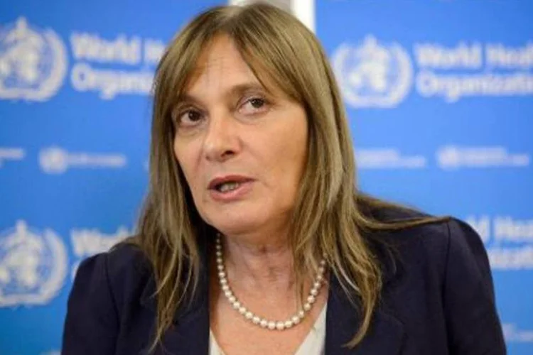 A subdiretora geral da OMS, Marie Paule Kieny: "estamos colocando em andamento tudo que for necessário para começar os testes nos países afetados, no mais tardar em dezembro" (Fabrice Coffrini/AFP)