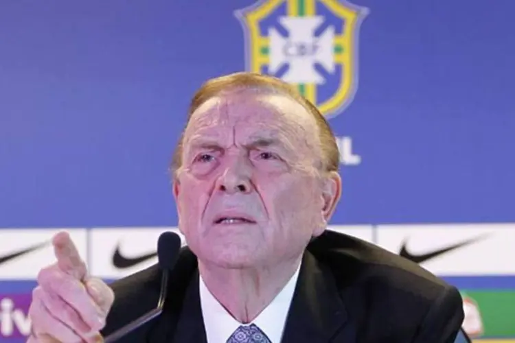 
	Jos&eacute; Maria Marin: &quot;talvez o senhor n&atilde;o saiba, mas n&atilde;o somos apenas um grupo de jogadores. Somos mais de 1.000&nbsp;em prol de um futebol melhor&quot;, afirma carta
 (Rafael Ribeiro/CBF)