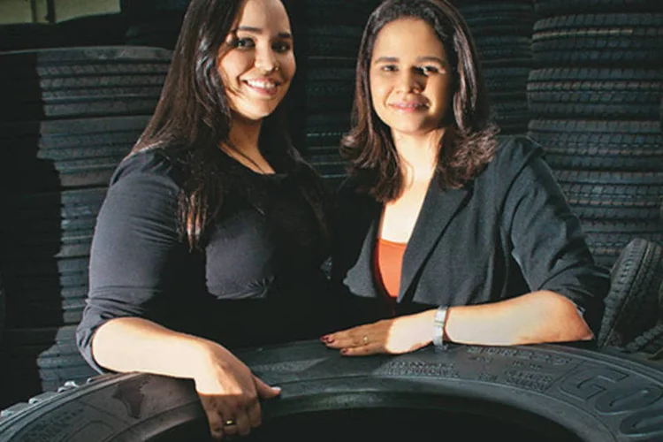 Marina Carvalho (à esq.) e a irmã Patrícia Rodrigues: desde quando assumiram, em 2008, a Cacique quase triplicou de tamanho, passando de 150 para 432 funcionários  (Marcio Anderson)